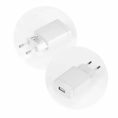Omrežni polnilec s priključkom USB - 2,4A s funkcijo Quick Charge 3.0