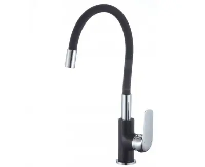 Enoročna armatura kuhinjska z gibljivo cevjo