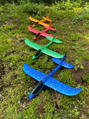 Otroško letalo za metanje maxy glider