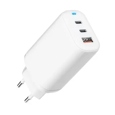 USB-A in 2x USB-C stenski polnilnik Tehnologija GaN 65 W Quick Charge 4.0 Forcell