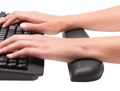 Počivalo zapestja za tipkovnico gel kensington črn k52798ww