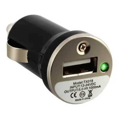 Cigaretni vžigalnik, avtomobilski polnilec, pametni telefon USB, LED indikator - črn