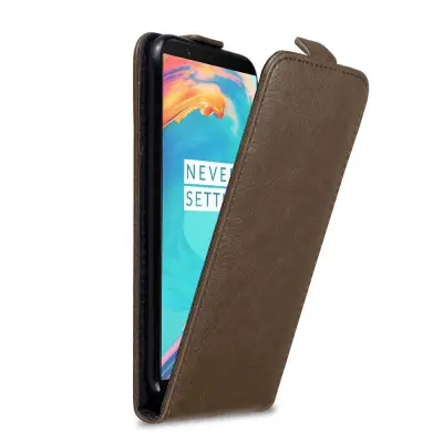 Cadorabo Ohišje, združljivo z OnePlus 5T v kava rjava - Zaščitni ovitek v obliki flipa z magnetnim zapiranjem