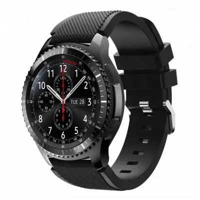 Cadorabo TPU zapestni pas z zapiranjem kovine 22 mm, združljivo s Samsung Galaxy Gear S3/Gear 2 v črni barvi - nadomestni trak za Huawei Watch GT za W