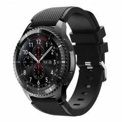 Cadorabo TPU zapestni pas s kovinsko zaponko 20 mm, združljivo s Samsung Galaxy Watch 42 mm / 3 /4 /5 v črni barvi - nadomestni SRAP za Huawei Watch 2 za Nokia Steel for LG Watch Sport itd.