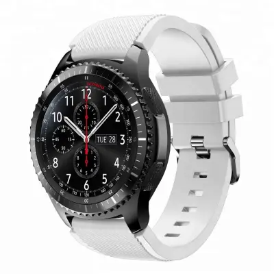 Cadorabo TPU zapestni pas z zapiranjem kovine 22 mm, združljivo s Samsung Galaxy Gear S3/Gear 2 v White - Nadomestni trak za Huawei Watch GT za Watch