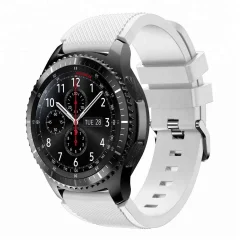 Cadorabo TPU zapestni pas s kovinsko zaponko 20 mm, združljivo s Samsung Galaxy Watch 42 mm / 3 /4 /5 v beli barvi - nadomestni SRAP za Huawei Watch 2 za Nokia Steel for LG Watch Sport itd.