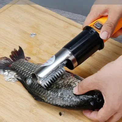 Električni pripomoček za luščenje rib