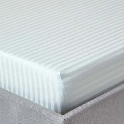 Homescapes Modri Egiptovski Satenasti Ovitni Rjuhi s Črtami iz Bombaža s 330 Niti, 140x200 cm