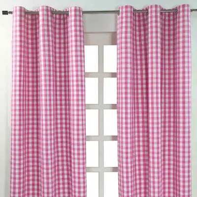 Homescapes Bombažne rožnate zavese s šahovnico Gingham Eyelet, 137x228 cm