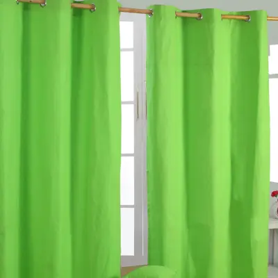 Homescapes Enostavne zelene bombažne zavese Eyelet, 137x228 cm