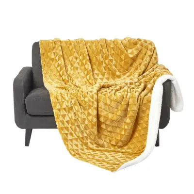 Homescapes Mustard Yellow Geometric Triangle Velvet Blanket, 200x230 cm
