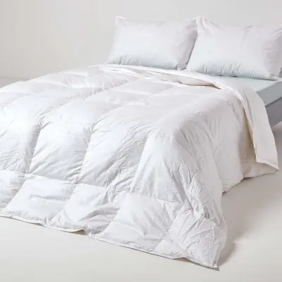 Homescapes Luxury White Duck Down 4.5 Tog 200x200 cm poletna odeja