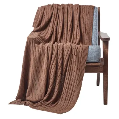 Bombažna odeja Homescapes Cable Knit Blanket, čokoladna, 130x170 cm
