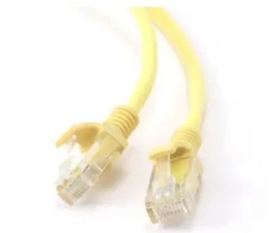 Cat5e UTP je oblikoval 0,25 m rumeno