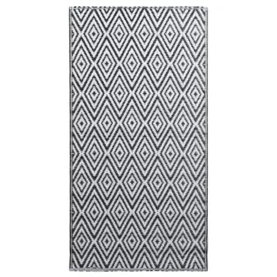 vidaXL Zunanja preproga ARAKIL bela in črna 120x180 cm PP