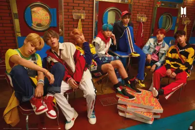 PLAKAT BTS PIZZA