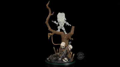 FIGURA QFIG MAX ELITE PREDATOR TRAJE DE CAMUFLAJE