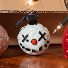 NUMSKULL Official Fortnite Snowball Granade 3D okrasek za božično drevo
