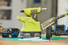 Ryobi aku pištola za toplo lepljenje RGLM18-0(solo) RJP23