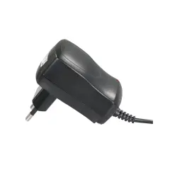 Univerzalni adapter MaxTrack NEE 0,6 A