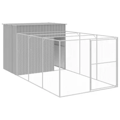 vidaXL Pasja uta z izhodom svetlo siva 214x457x181 cm pocinkano jeklo
