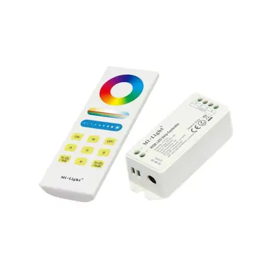 RGB radijski 2,4 GHz LED kontroler z daljinskim upravljalnikom na dotik in stenskim nosilcem 12/24V