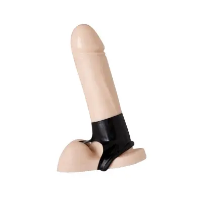 Rimba lateks igra za črni penis