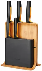 Fiskars set 5 nožev v funkcionalni obliki bambusovega bloka