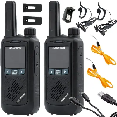 Set dveh aku. prenosnih LCD radijskih postaj 1500mAh do 8km LED + slušalke