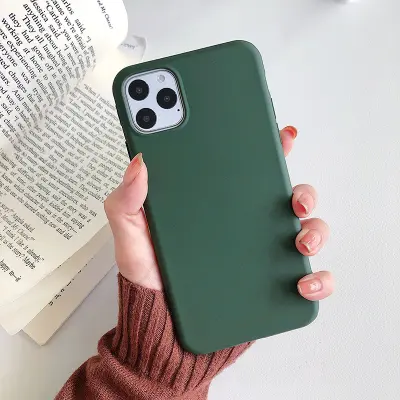 Silikonski ovitek za iPhone 15 Plus - mat zelen