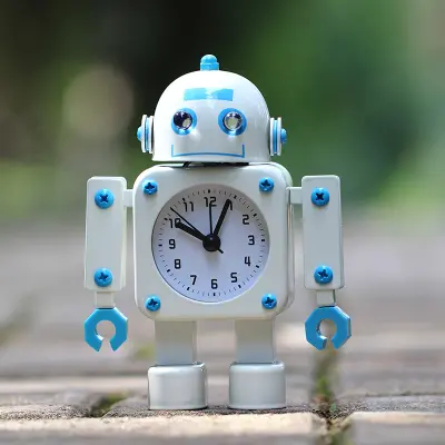 GENERIC prikupna robotska budilka, rdeča
