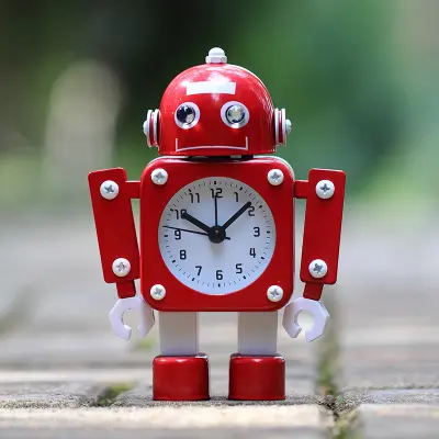 GENERIC robotska budilka, rdeča