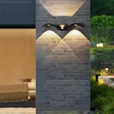 Minimalistična LED zunanja stenska svetilka, črna 37,5*6,5*8 cm, topla svetloba, barvna temperatura 3000K, ki se uporablja za hodnike, vrtove in garaž