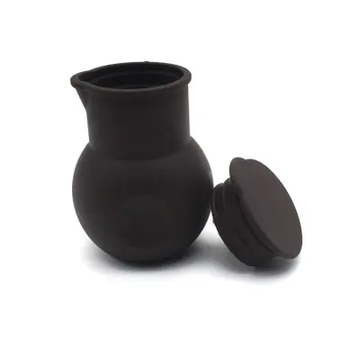 3 silikonske pečice za čokolado stopijo maslo, segrejejo mlečno omako, mikrovalovni žar