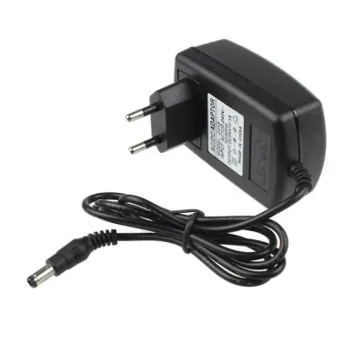 Uporaba: Preklapljanje Izhodna napetost: 17V-20V Povezava: Plug In Tip izhoda: DC Plugr: EU Plug Paket vključen: 1 x AC adapter Polnilnik