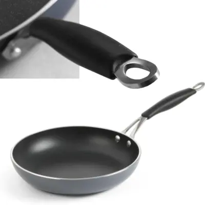 Aluminijasta ponev s prevleko proti prijemanju Teflon Platinum Professional. 24 cm - Hendi 621110