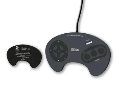 Numskull Uradna brezžična polnilna plošča SEGA Mega Drive Controller - 10 W hitri polnilnik Qi za vse brezžične naprave Qi