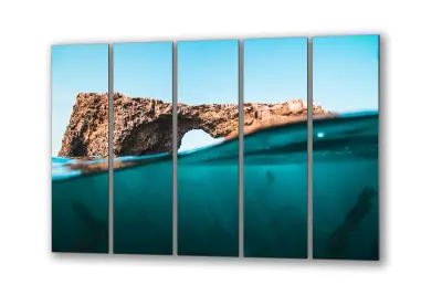Slika na steklu površina morske vode naravna skala okrasna slika 200x110 cm