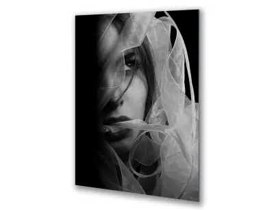 Slika na steklu ženska črno-bela čutna okrasna slika 60x90 cm