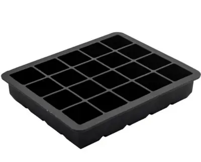 Posoda za led z 20 predelki in pokrovom
