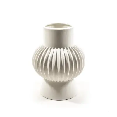 Rebrasta vaza 14,6x18,8cm / bela / keramika