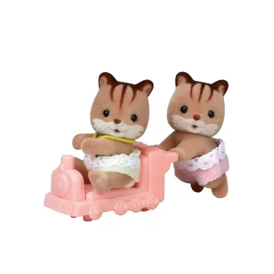 Set Walnut Squirrel Twins