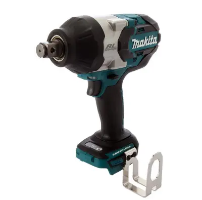 Makita  DTW1001Z akumulatorski udarni vijačnik 1.050 Nm  18 V Število vključenih akumulatorjev 0  Li-Ion brez akumulatorja