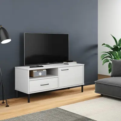 The Living Store TV omarica s kovinskimi nogami bela trdna borovina OSLO - TV Omarica