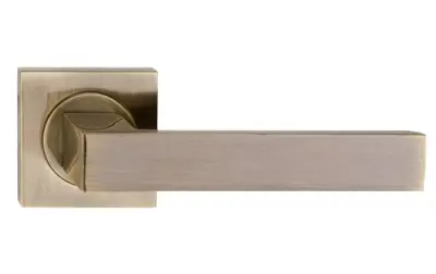 QUBIK KVADRATNI ROČAJ IZ PATINE