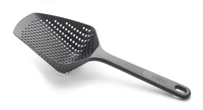 Žlica z režami JJ-L Scoop Plus, črna in siva