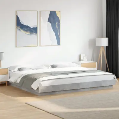 The Living Store Posteljni okvir z LED lučkami betonsko siv 200x200 cm inž. les - Posteljni Okvir