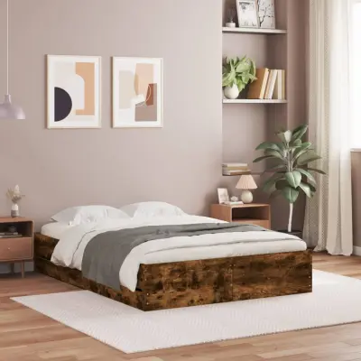 The Living Store Posteljni okvir s predali dimljen hrast 135x190 cm inž. les - Posteljni Okvir