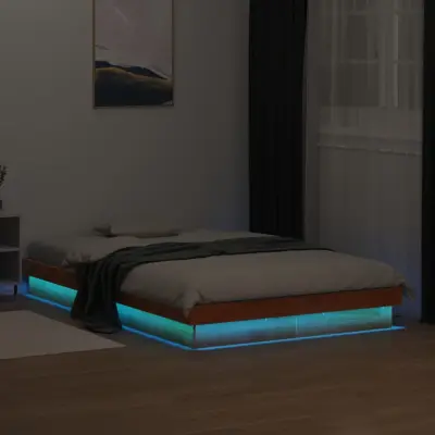 The Living Store LED posteljni okvir voščeno rjav 135x190 cm trdna borovina - Posteljni Okvir
